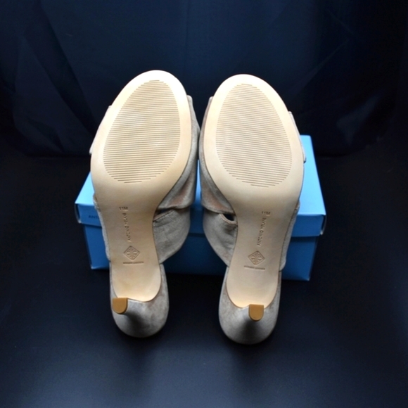 NEW Antonio Melani Heels, Size 11, NIB - Picture 3 of 7